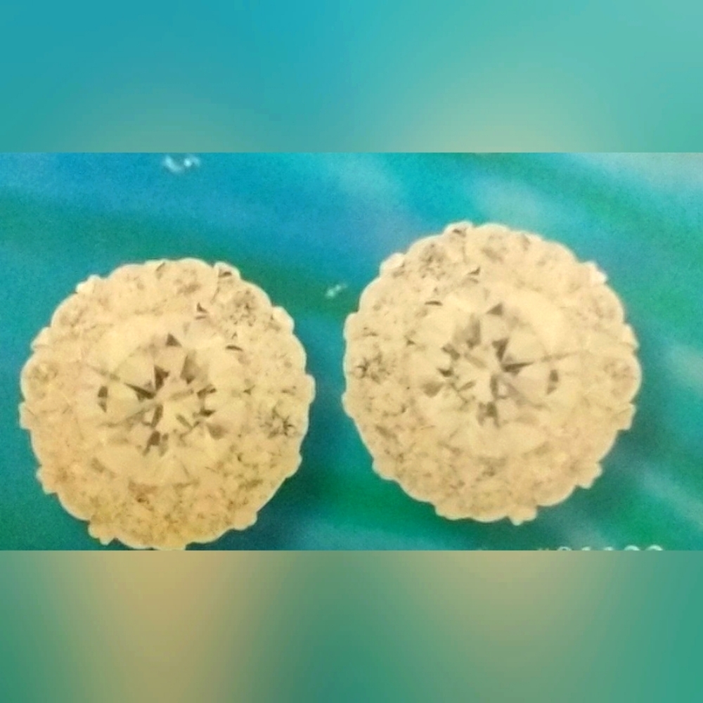 Stud Diamond earrings